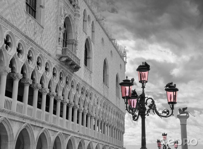 Fototapete Schwarz-weiße Gebäude der Stadt Venedig