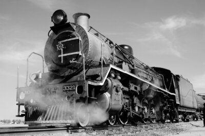 Schwarz-weiße Lokomotive