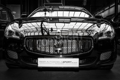 Fototapete Schwarz-weißes Foto Maserati