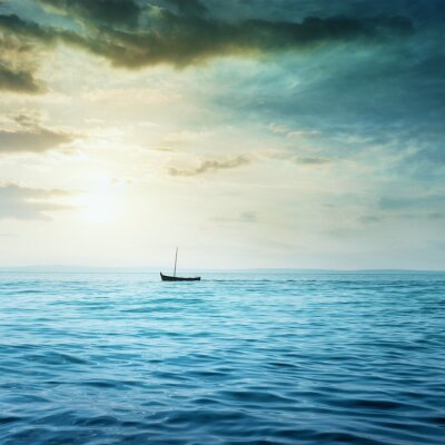 Fototapete Segelboot auf himmelblauem Wasser