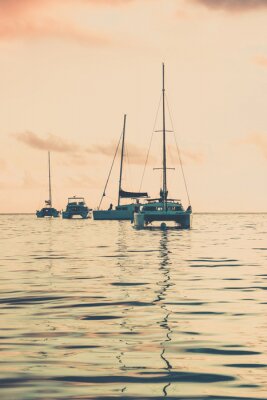 Fototapete Segelboote auf stillem Meer