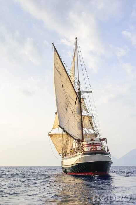 Fototapete Segelschiff auf Wasser