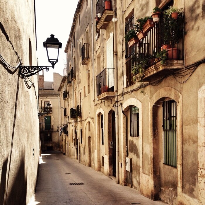 Fototapete Seitenstraße mit Laterne