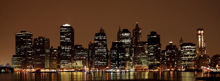 Fototapete Skyline mit braunem Himmel