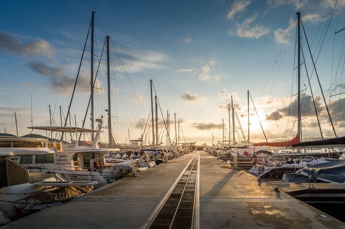 Fototapete Sonnenaufgang im Hafen