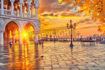 Fototapete Sonnenaufgang in einer italienischen Stadt