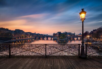 Fototapete Sonnenuntergang auf der Brücke in Paris