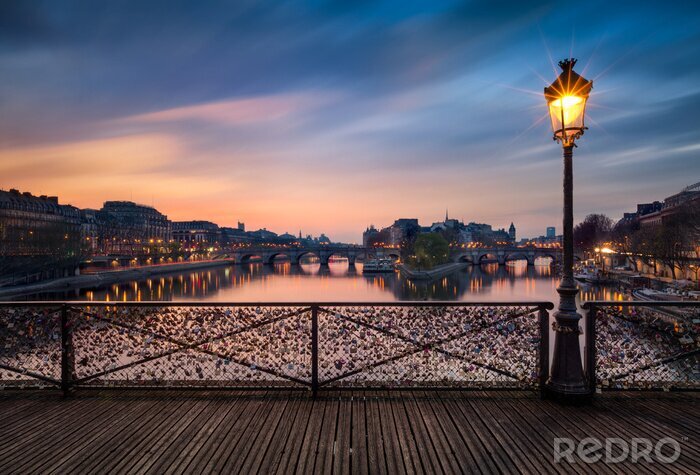 Fototapete Sonnenuntergang auf der Brücke in Paris
