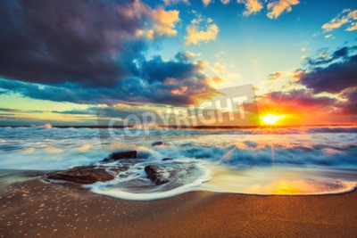 Fototapete Sonnenuntergang über schäumenden Wellen