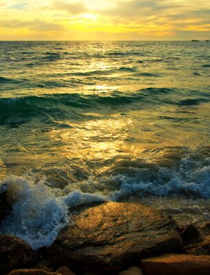 Fototapete Sonnenuntergang Wellen und Meer