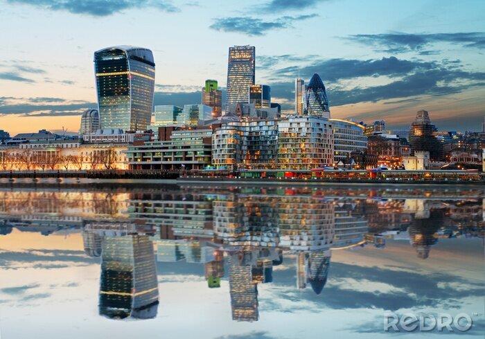 Fototapete Spiegelung im Wasser London