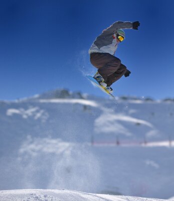 Fototapete Springender Snowboarder