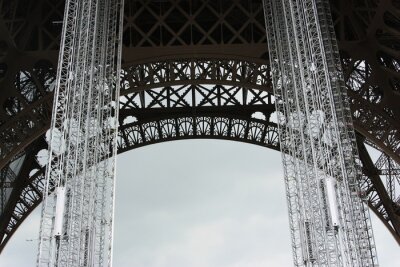 Fototapete Stahlarchitektur des Eiffelturms