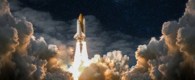 Fototapete Start eines Raumschiffs bei Nacht inmitten von Wolken