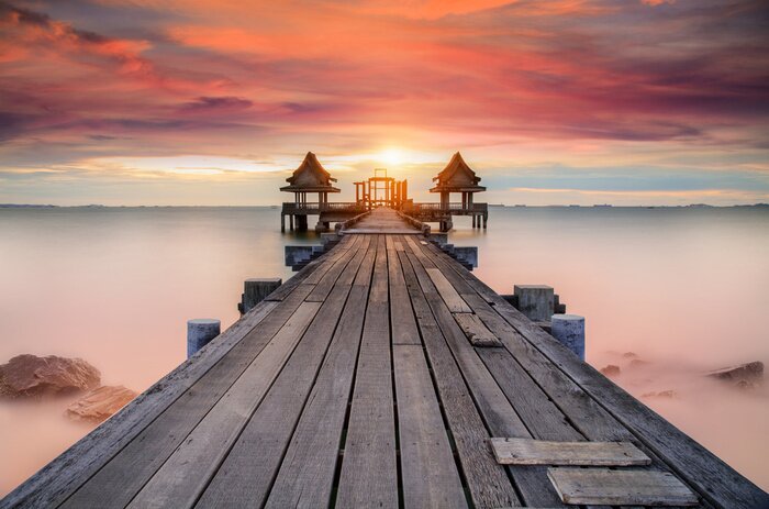 Fototapete Steg am nebligen See