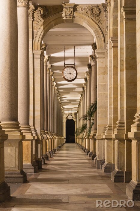 Fototapete Steinige Säulen mit Uhren