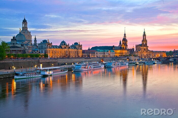 Fototapete Stimmungsvolles Stadtpanorama