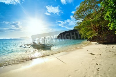 Fototapete Strand und Boot auf See