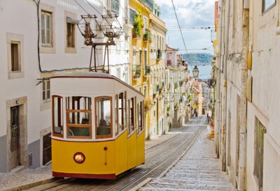 Fototapete Straßenbahn Lissabon und charmante Gassen