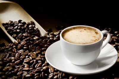 Fototapete Tasse Kaffee und verschüttete Bohnen