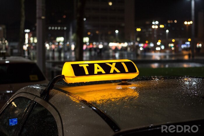 Fototapete Taxischild auf gelbem Hintergrund