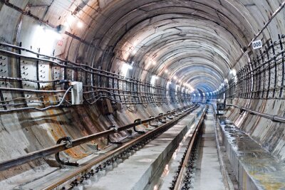 Fototapete Technischer Tunnel mit Gleisen