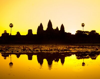 Tempel in Kambodscha bei Sonnenuntergang