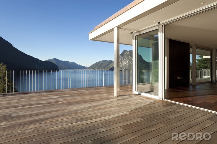 Fototapete Terrasse des modernen Haus mit Blick auf See und Berge.
