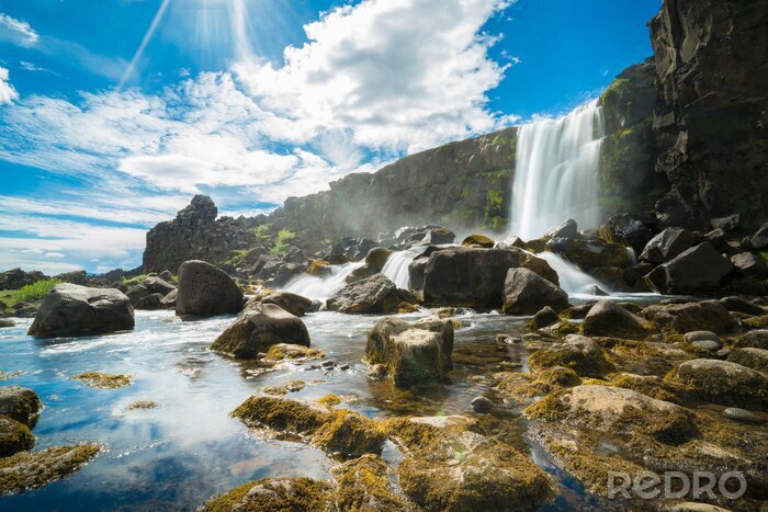 Fototapete Thingvellir Nationalpark Rift Valley, Wasserfall in den Mid Atlantic Rift, Pingvellir, Island