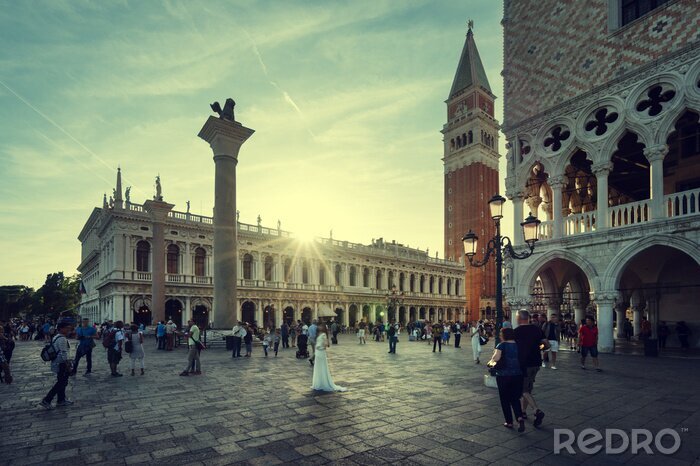 Fototapete Touristen auf dem Platz von Venedig