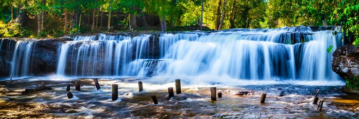 Fototapete Tropischer Wasserfall am Morgen
