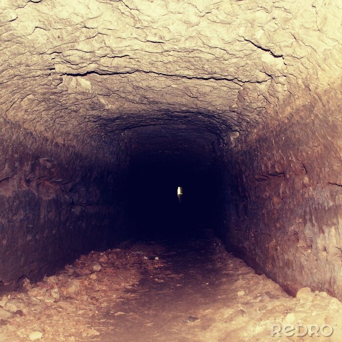 Fototapete Tunnel in der Höhle