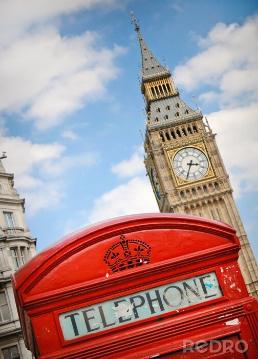 Fototapete Typische rote Telefonzelle gegen Turm Big Ben in London, UK