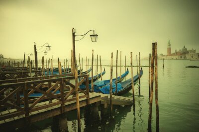 Venedig und gondeln im hafen