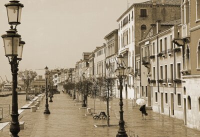 Fototapete Venezianische Allee mit Laternen