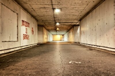 Fototapete Verlassener Tunnel stadtnah