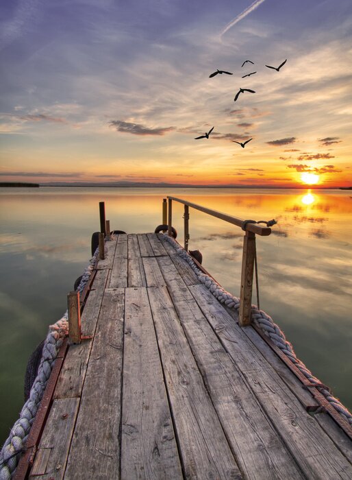 Fototapete Verwahrloster Steg am See