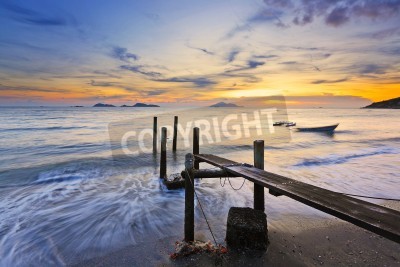 Fototapete Verwahrloster Steg am Strand