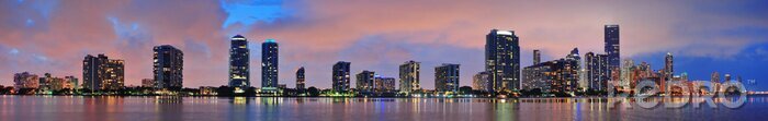 Fototapete Violettes Panorama von nächtlichem Miami