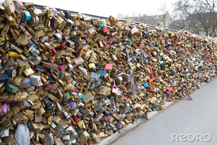 Fototapete Vorhängeschlösser auf der Brücke in Paris