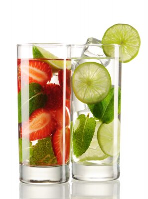 Wasser mit frischem Obst