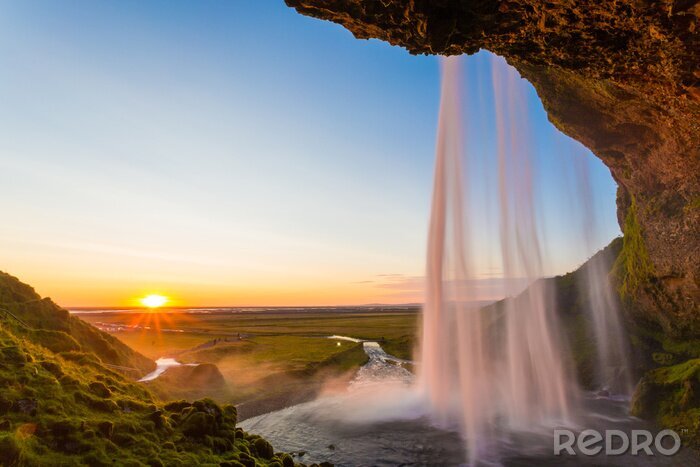 Fototapete Wasserfall in Felsen