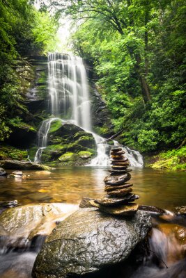 Fototapete Wasserfall und kleine Steine