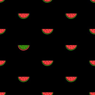 Wassermelonenstücke auf schwarzem Hintergrund