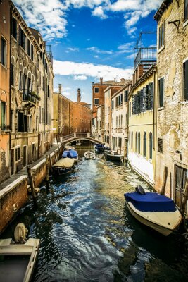 Fototapete Wasserstraße in Venedig mit Motorbooten