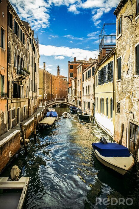 Fototapete Wasserstraße in Venedig mit Motorbooten