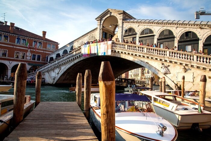 Fototapete Weg zur rialtobrücke in venedig