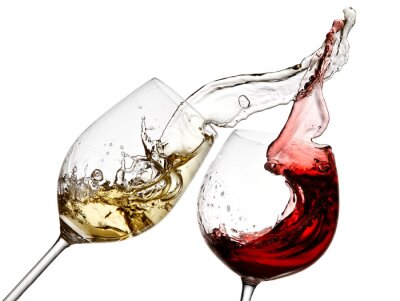 Fototapete Wein in Gläsern auf weißem Hintergrund