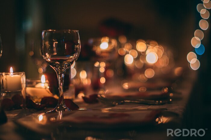 Fototapete Weinglas und romantische Kulisse