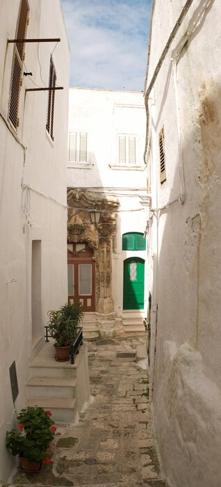 Fototapete Weiße Gasse mit grüner Tür